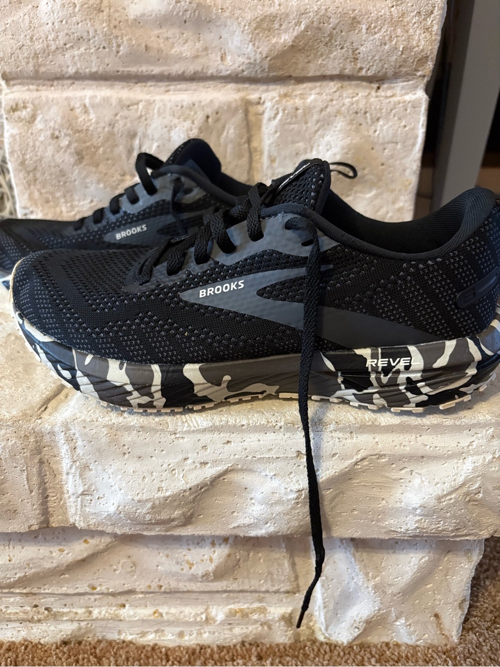 Women’s BROOKS Revel 6 - Picture 1 of 8